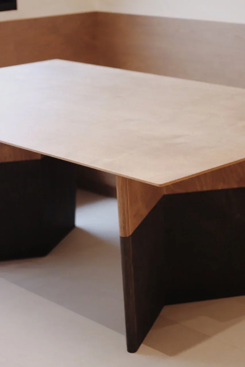 SNUG Dining Table