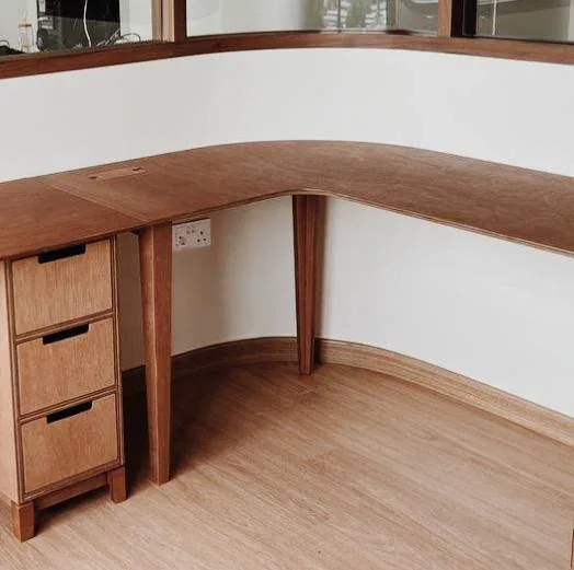 SNUG Curved Study Table